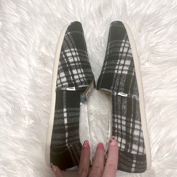 NWT Women’s Toms Belmont Black & White Flannel Plaid Size 9.5 - Picture 6 of 9